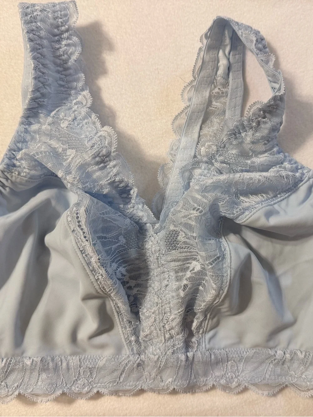 New Breezies Soft Support Lace Wirefree Unlined Bra. Size Large
